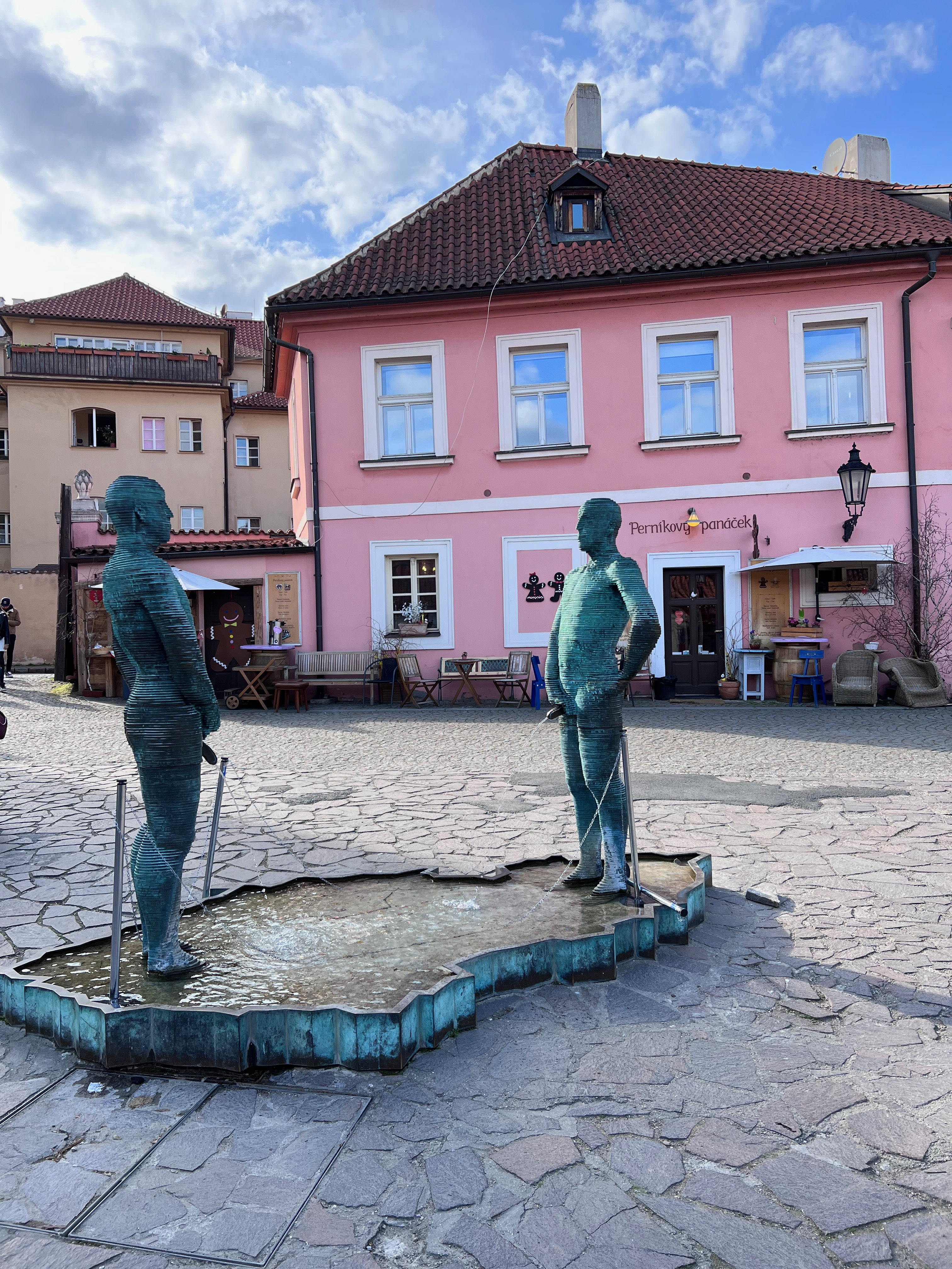 Les hommes qui pissent Prague