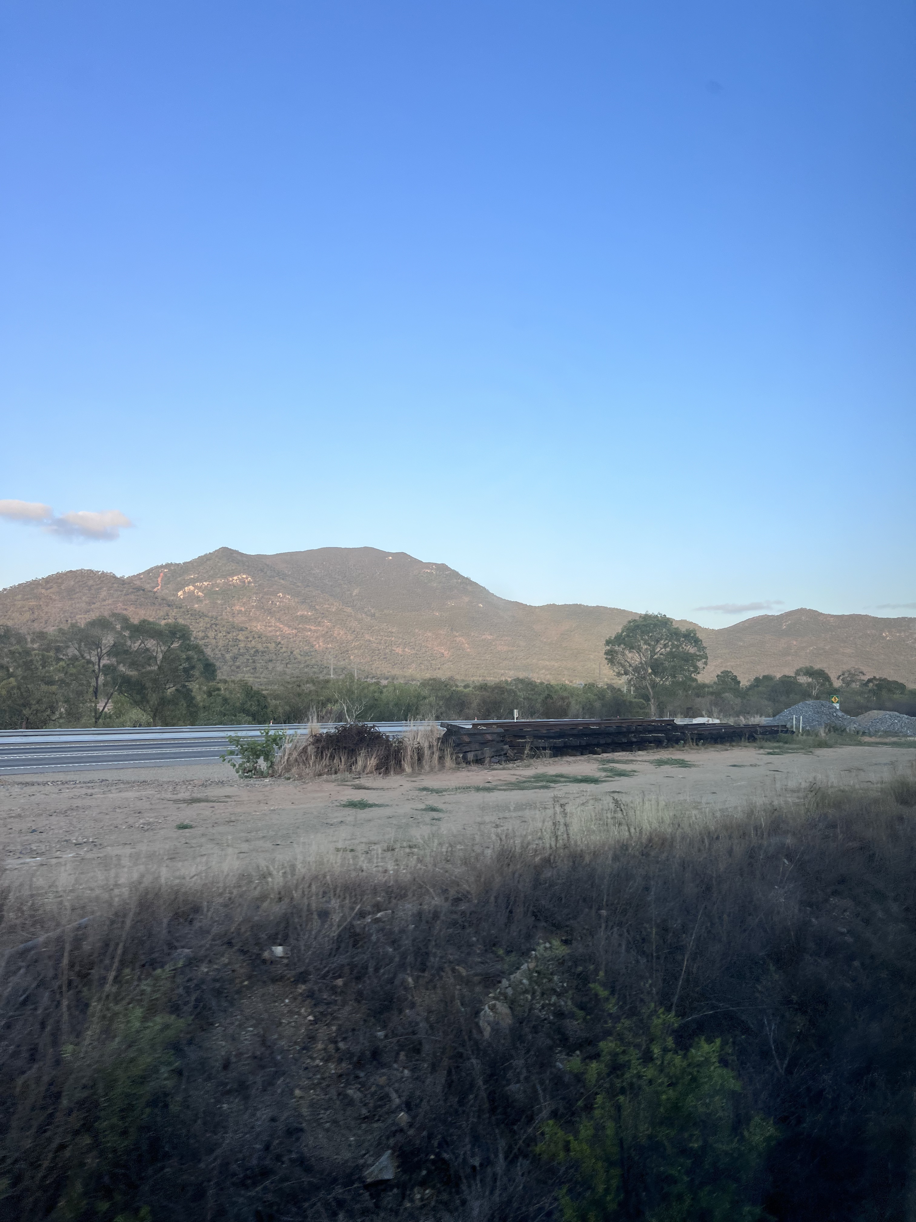 Transport Magnetic Island