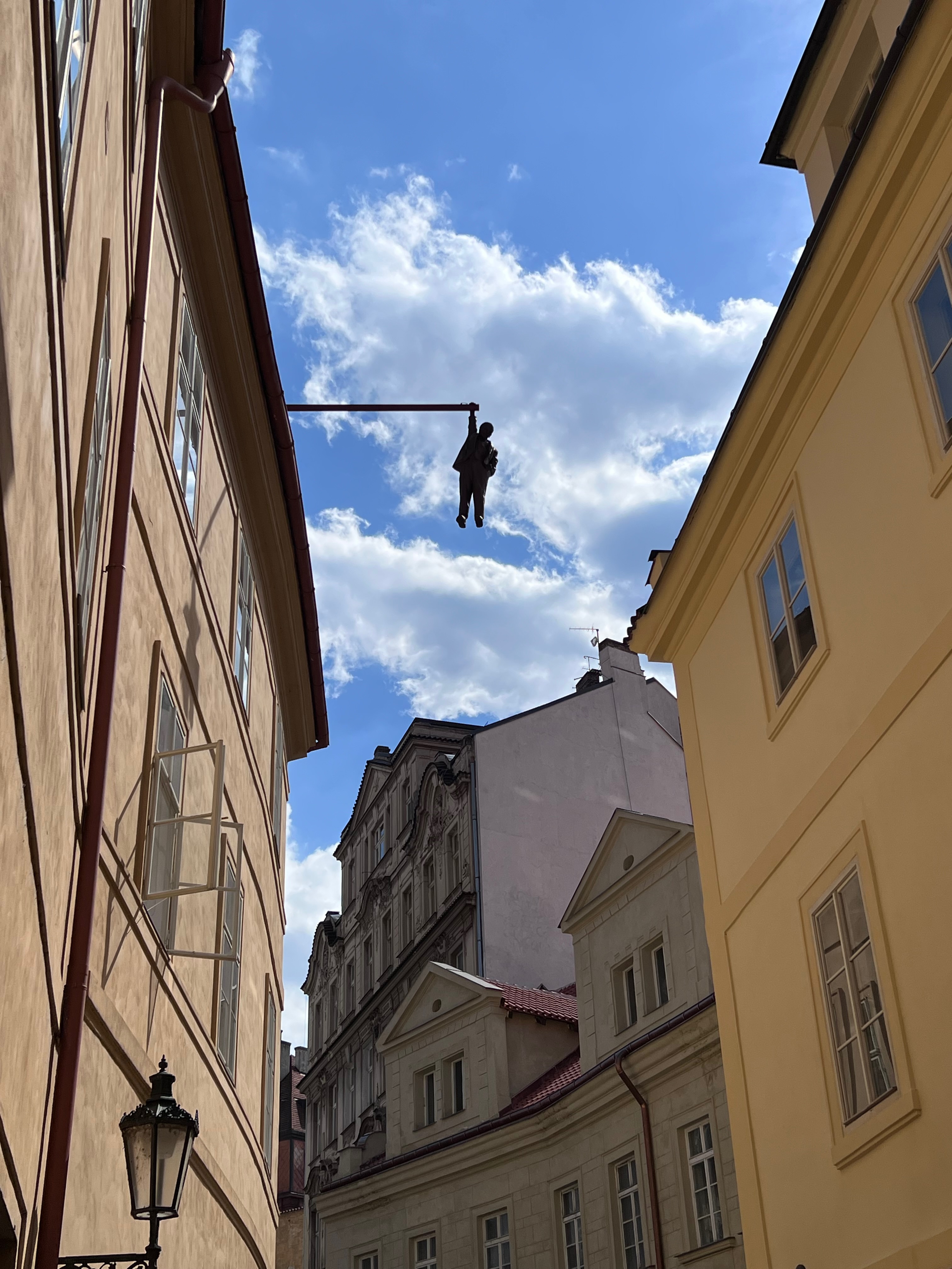 Homme suspendu Prague